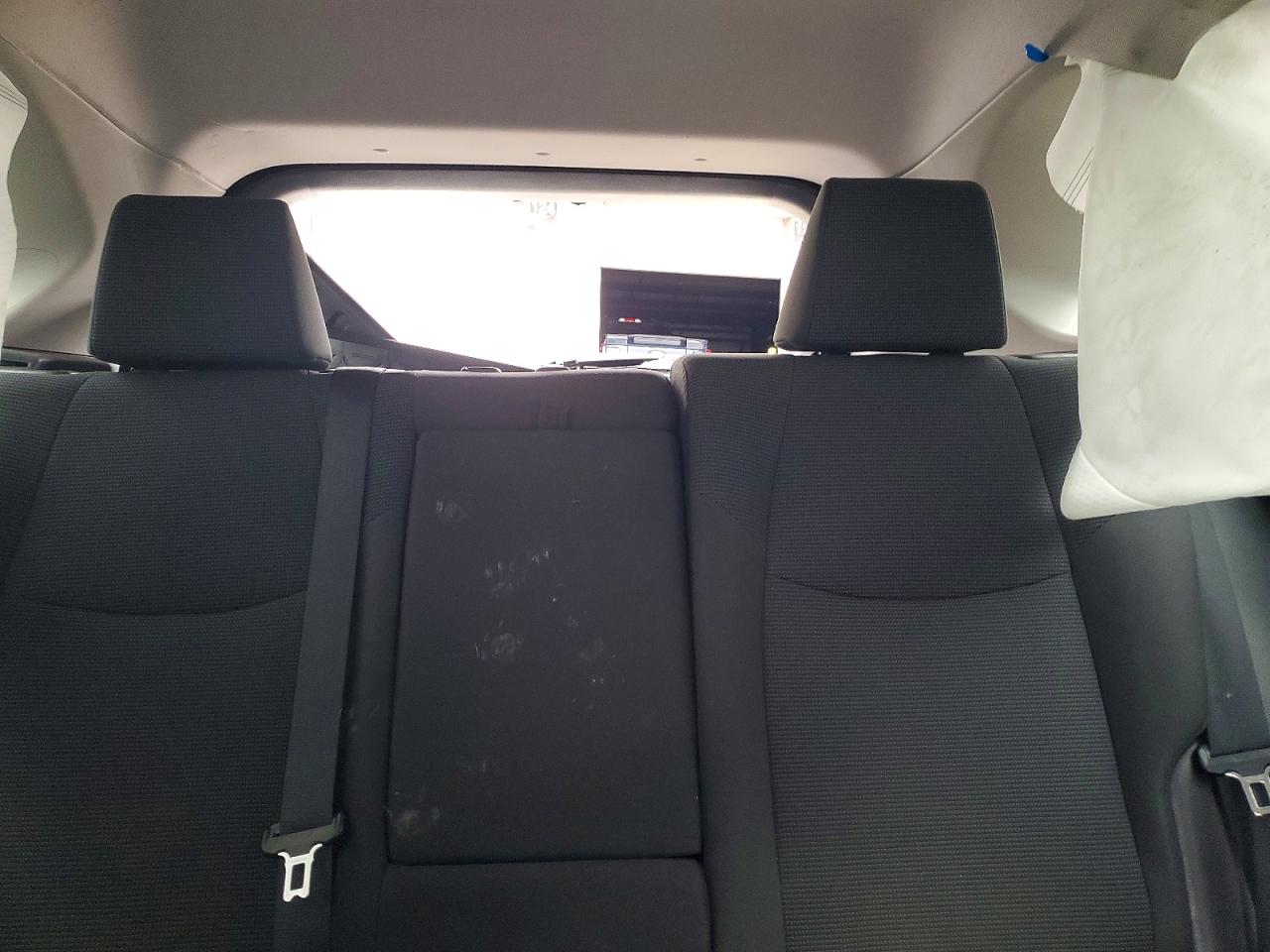 2021 TOYOTA RAV4 LE photo 10