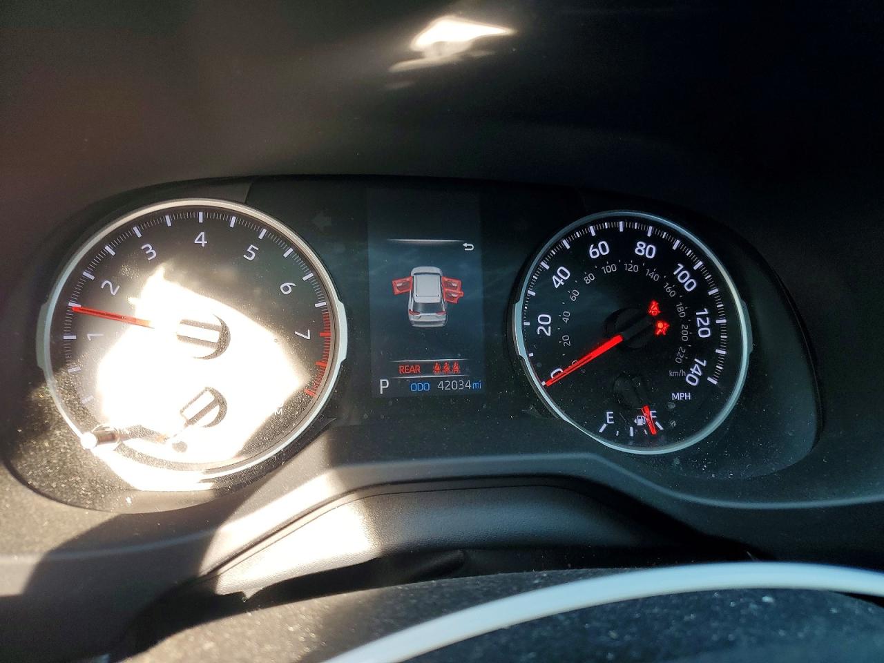 2021 TOYOTA RAV4 LE photo 9