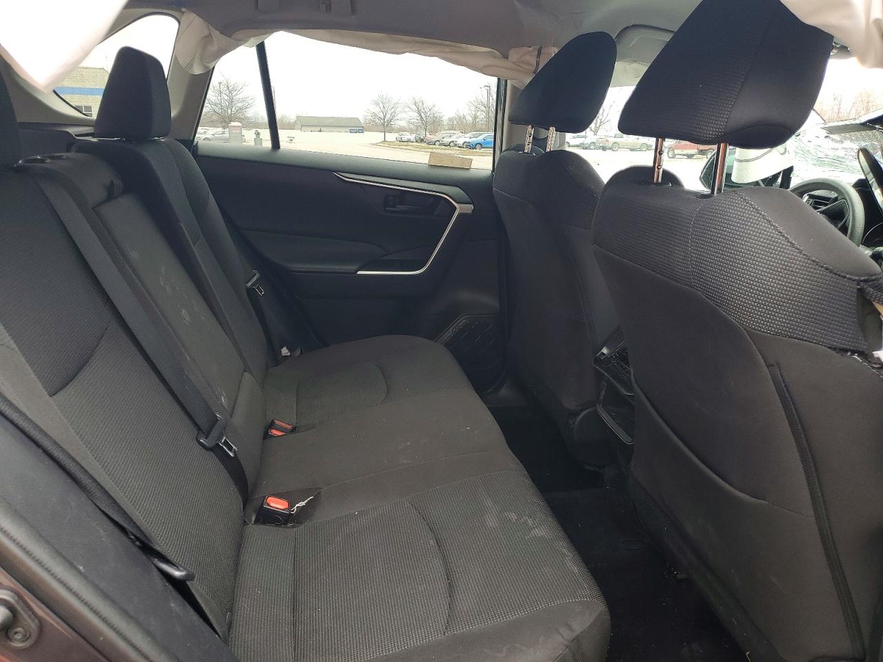 2021 TOYOTA RAV4 LE photo 11