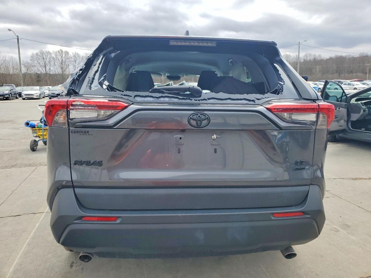 2021 TOYOTA RAV4 LE photo 6