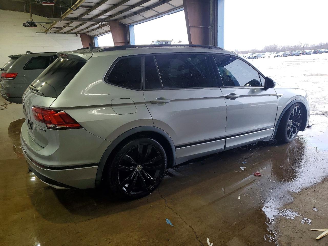 2020 VOLKSWAGEN TIGUAN SE photo 3
