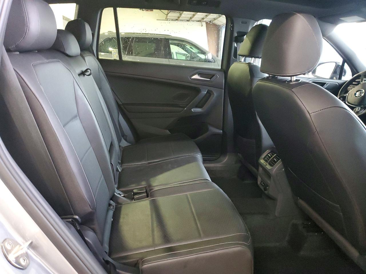 2020 VOLKSWAGEN TIGUAN SE photo 11