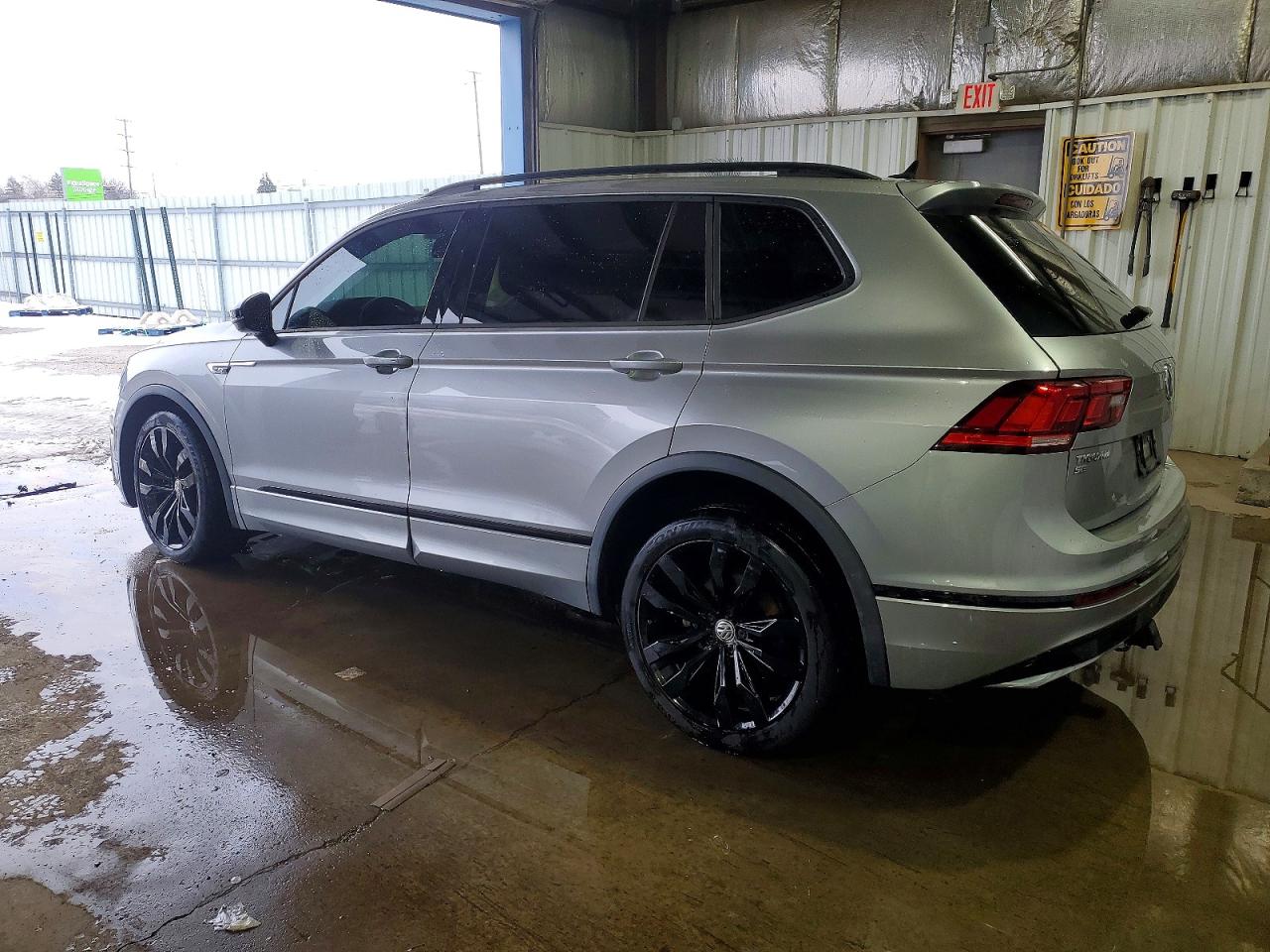 2020 VOLKSWAGEN TIGUAN SE photo 2
