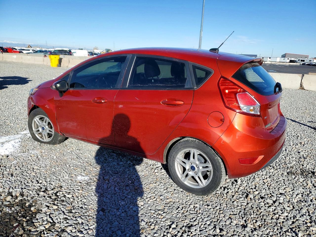 2018 FORD FIESTA SE photo 2
