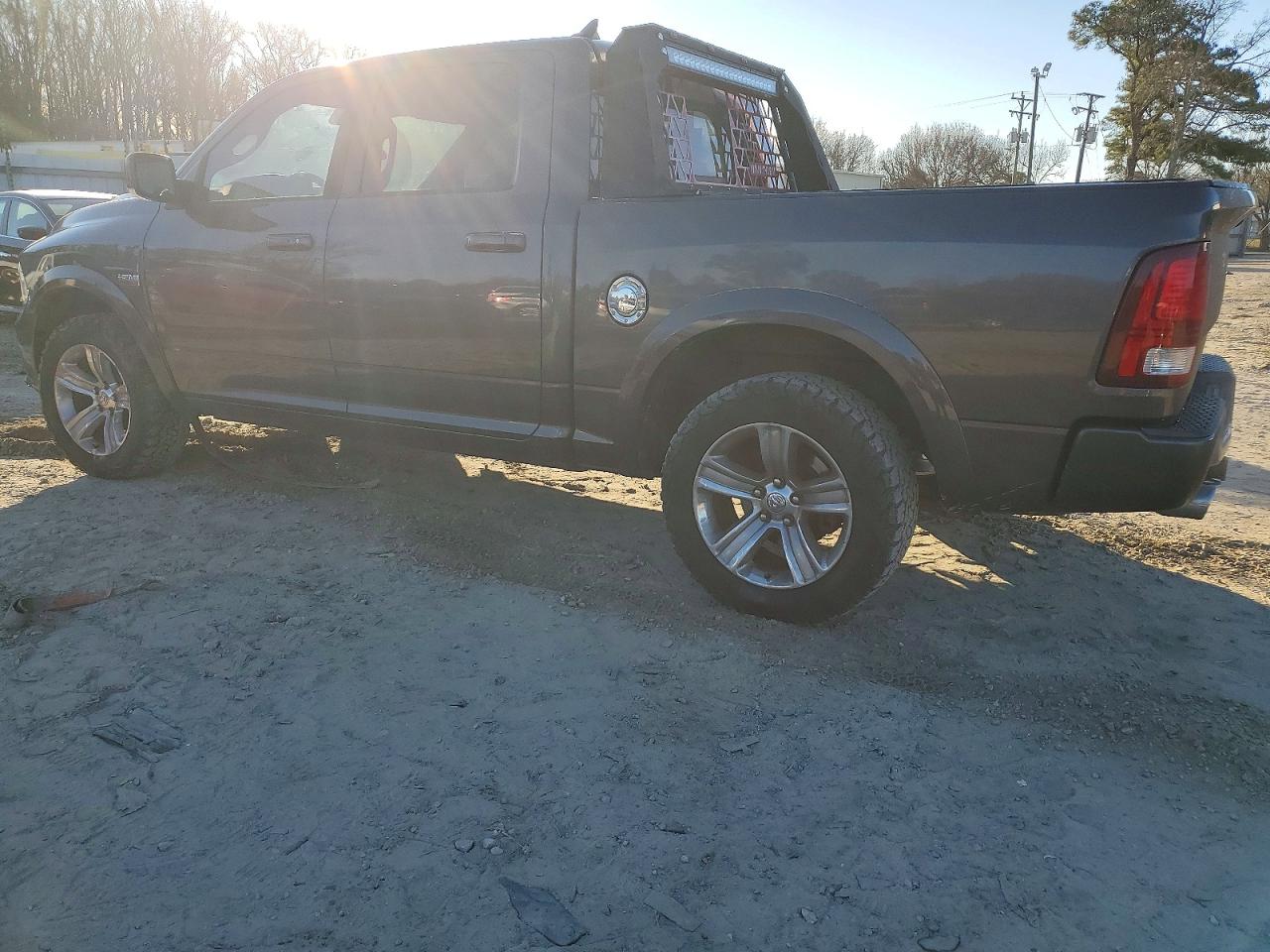 2015 RAM 1500 SPORT photo 2