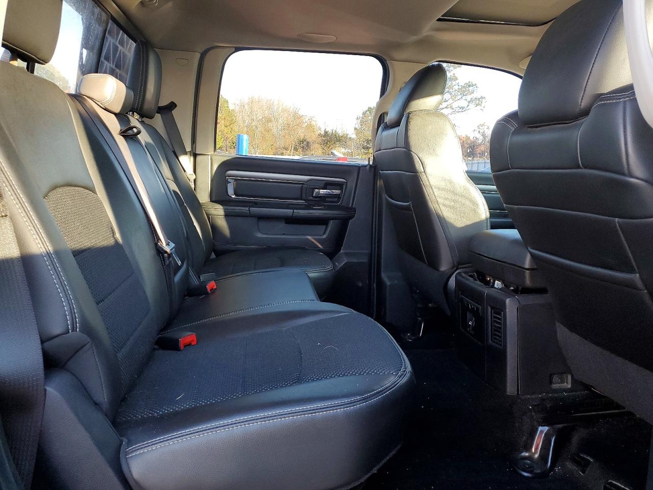 2015 RAM 1500 SPORT photo 10