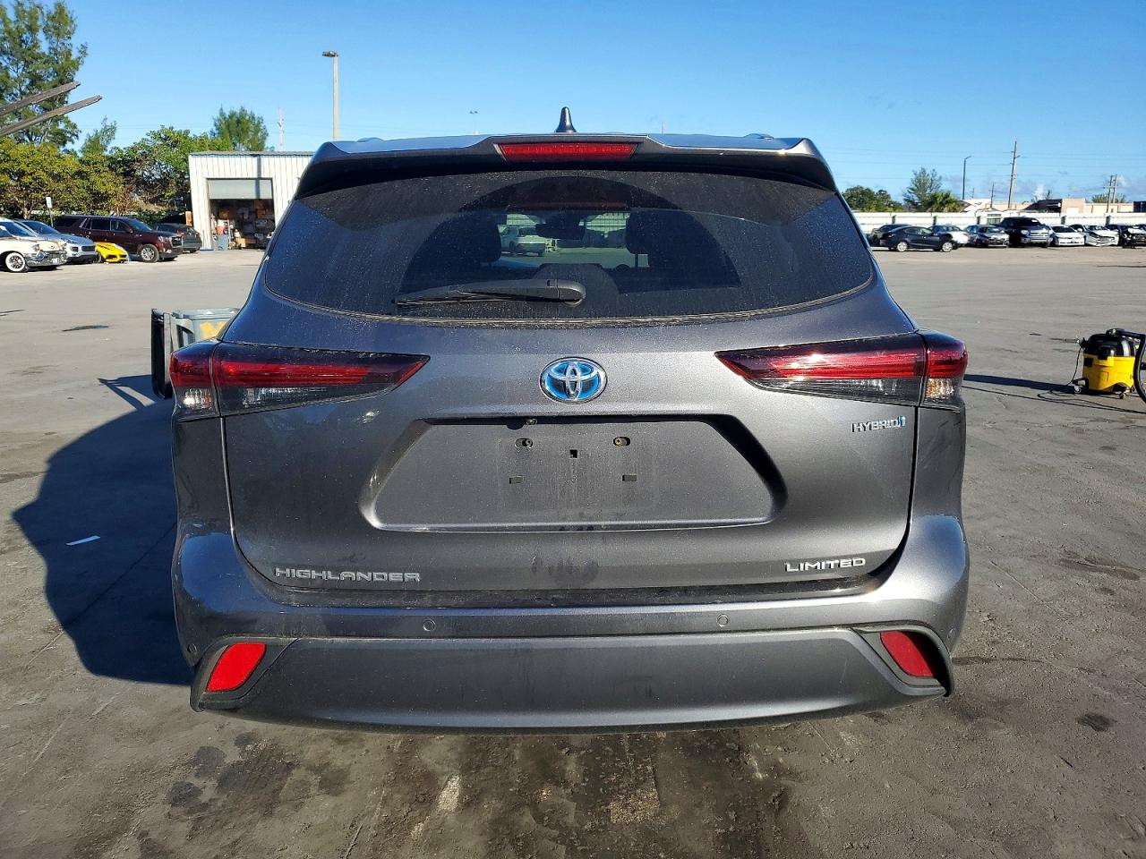2024 TOYOTA HIGHLANDER HYBRID LIMITED photo 6