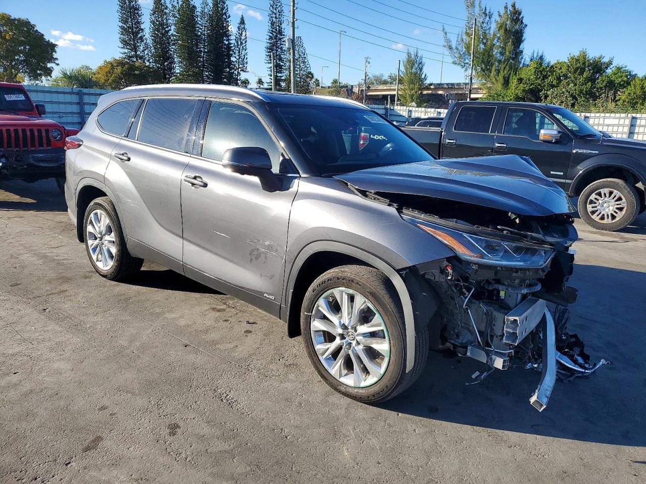2024 TOYOTA HIGHLANDER HYBRID LIMITED photo 4