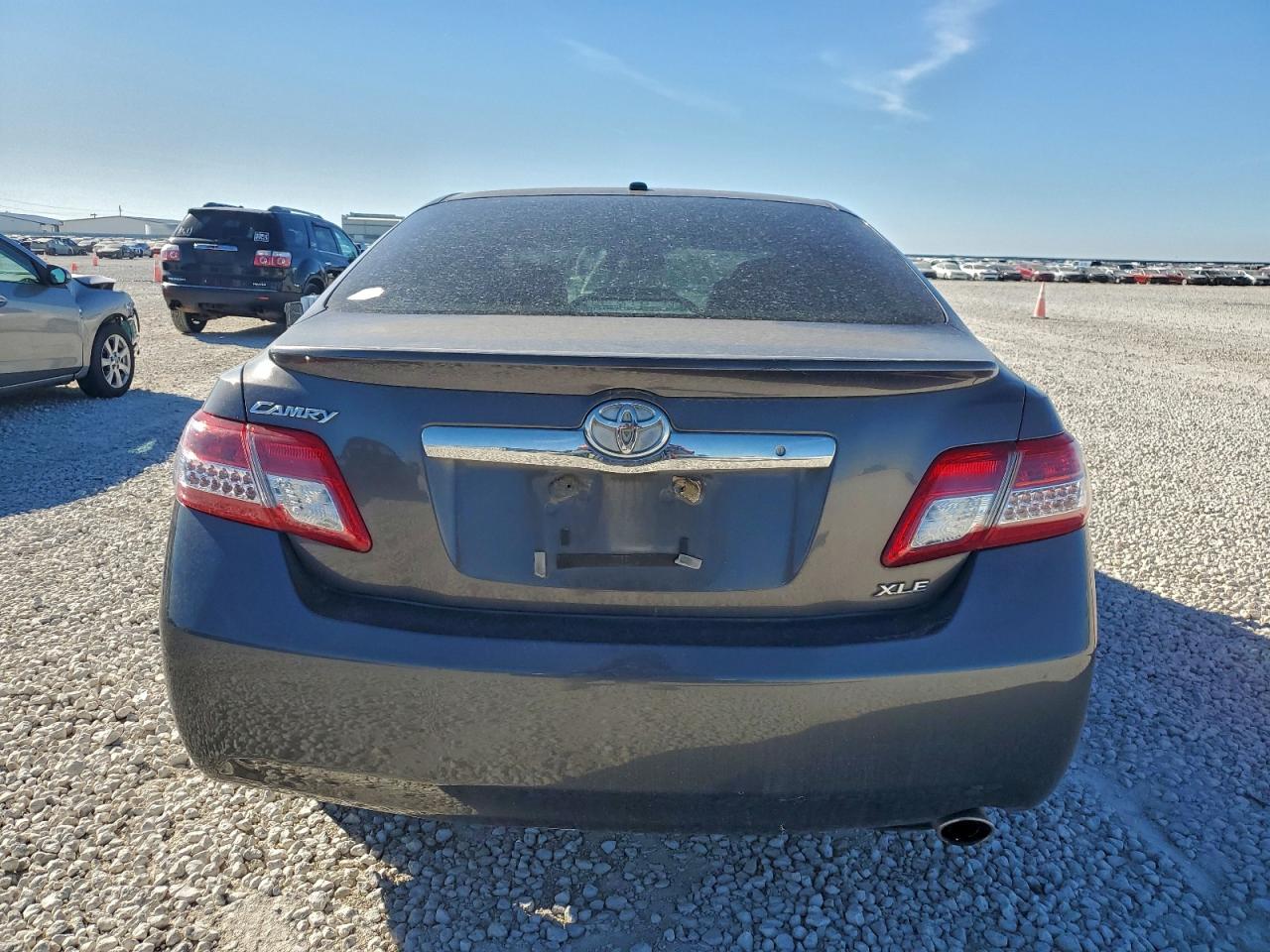 2011 TOYOTA CAMRY BASE photo 6