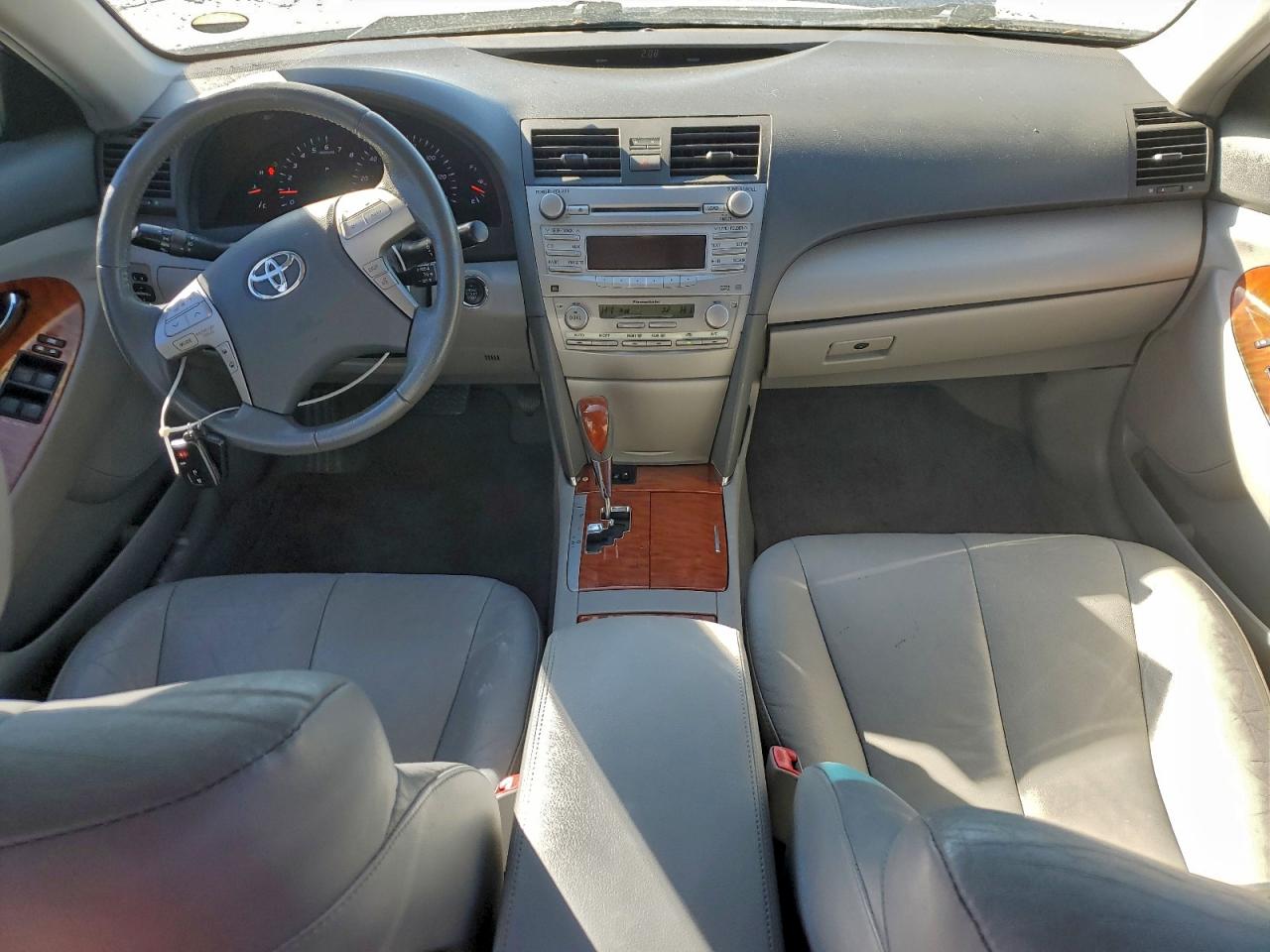 2011 TOYOTA CAMRY BASE photo 8