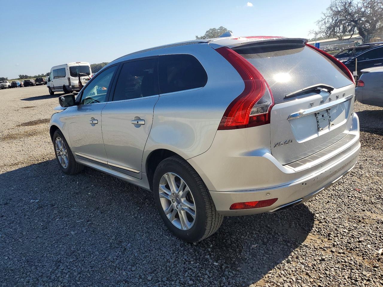 2016 VOLVO XC60 T5 PREMIER photo 2