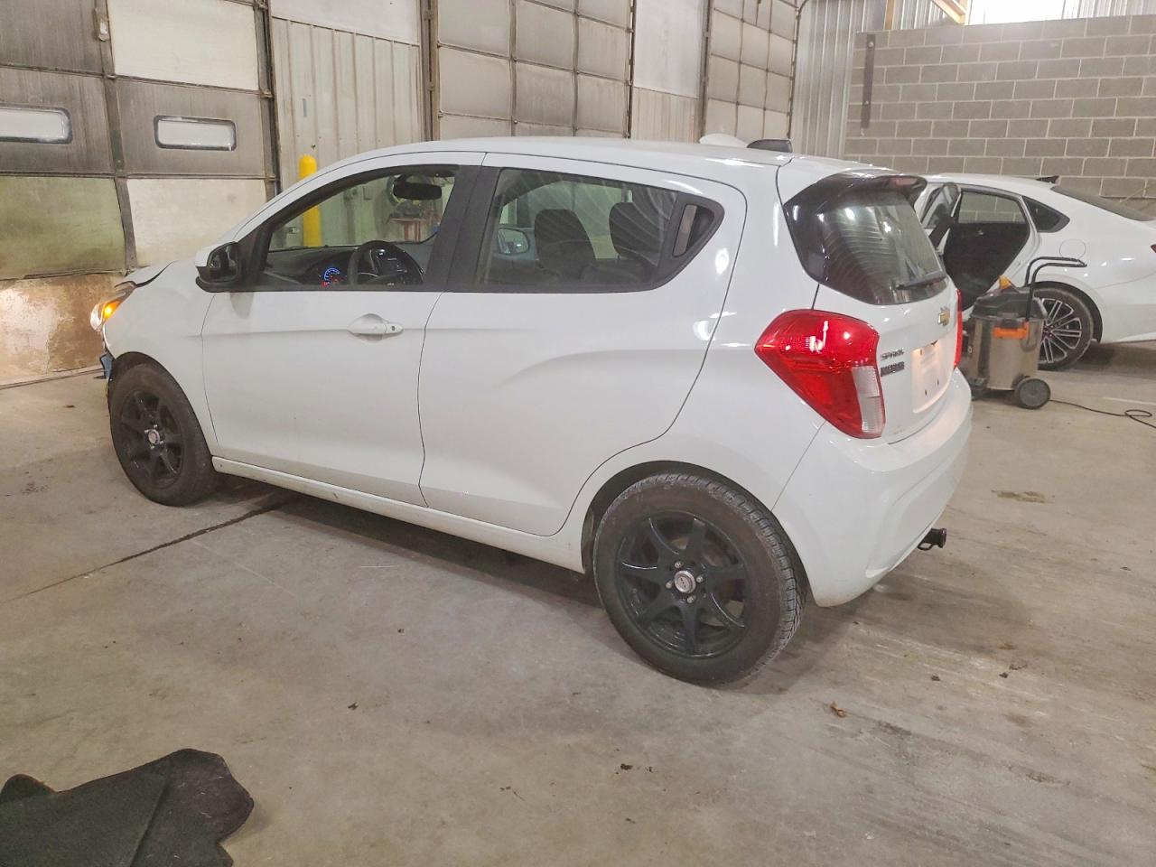 2019 CHEVROLET SPARK 1LT photo 2