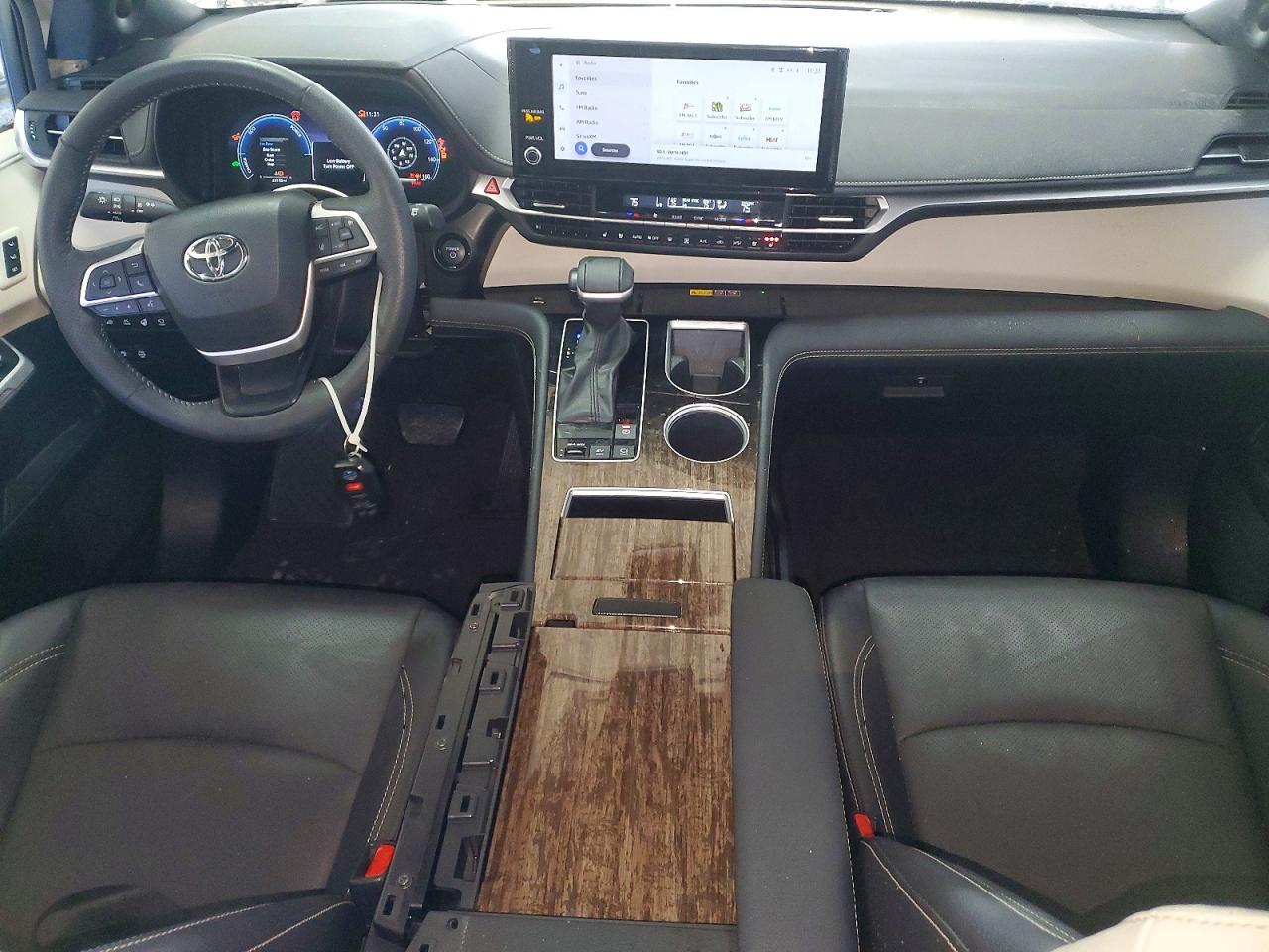2025 TOYOTA SIENNA LIMITED photo 8