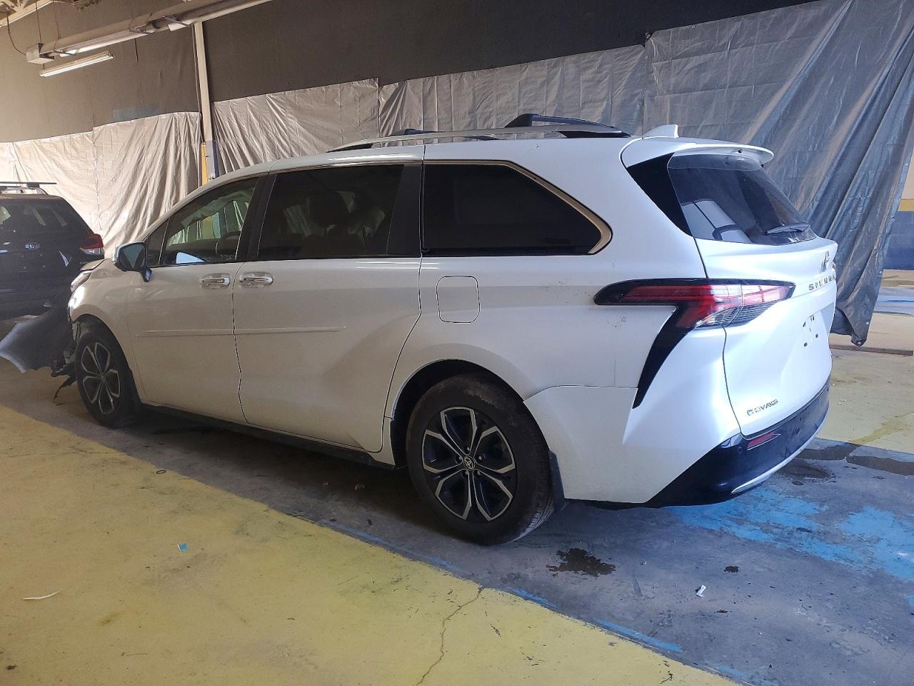 2025 TOYOTA SIENNA LIMITED photo 2