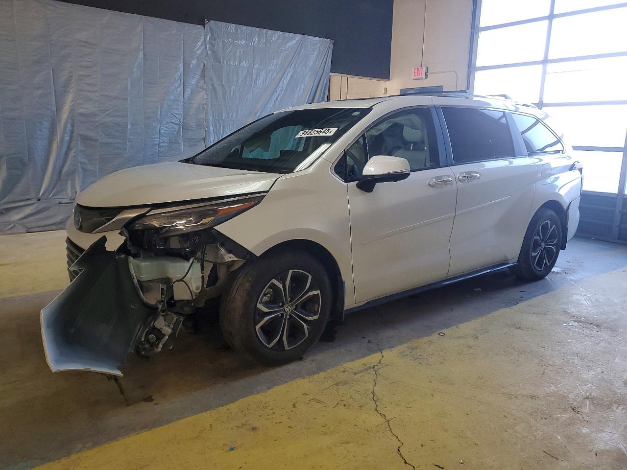 2025 TOYOTA SIENNA