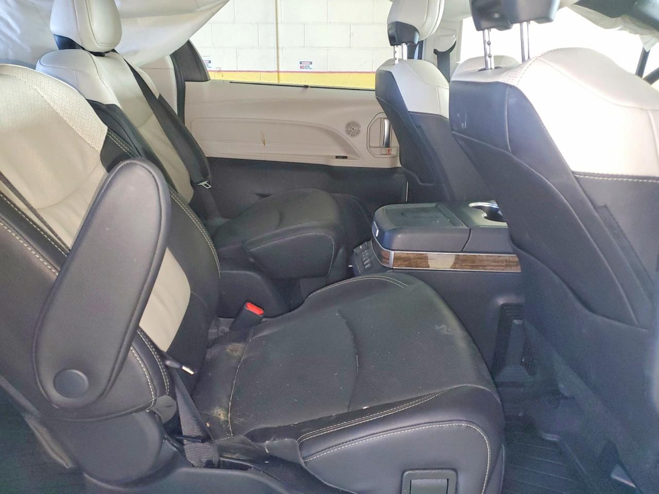 2025 TOYOTA SIENNA LIMITED photo 11