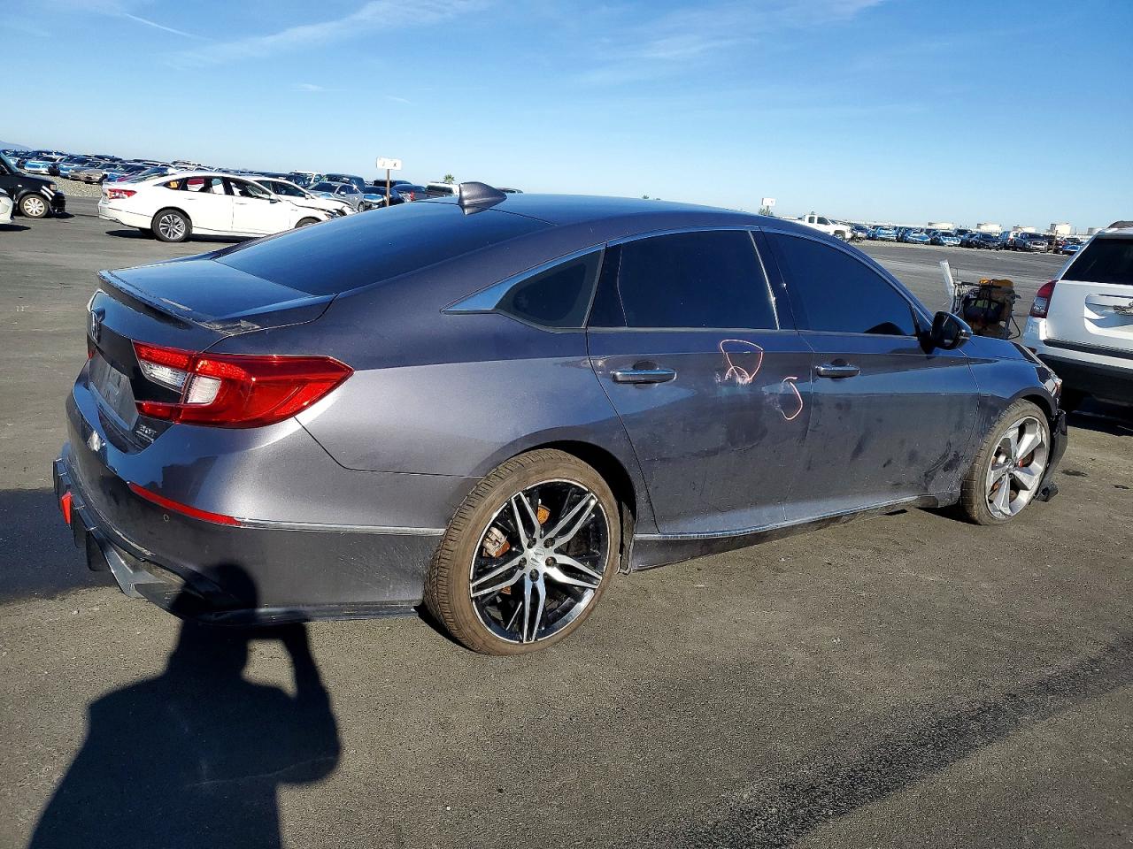 2020 HONDA ACCORD TOURING photo 3