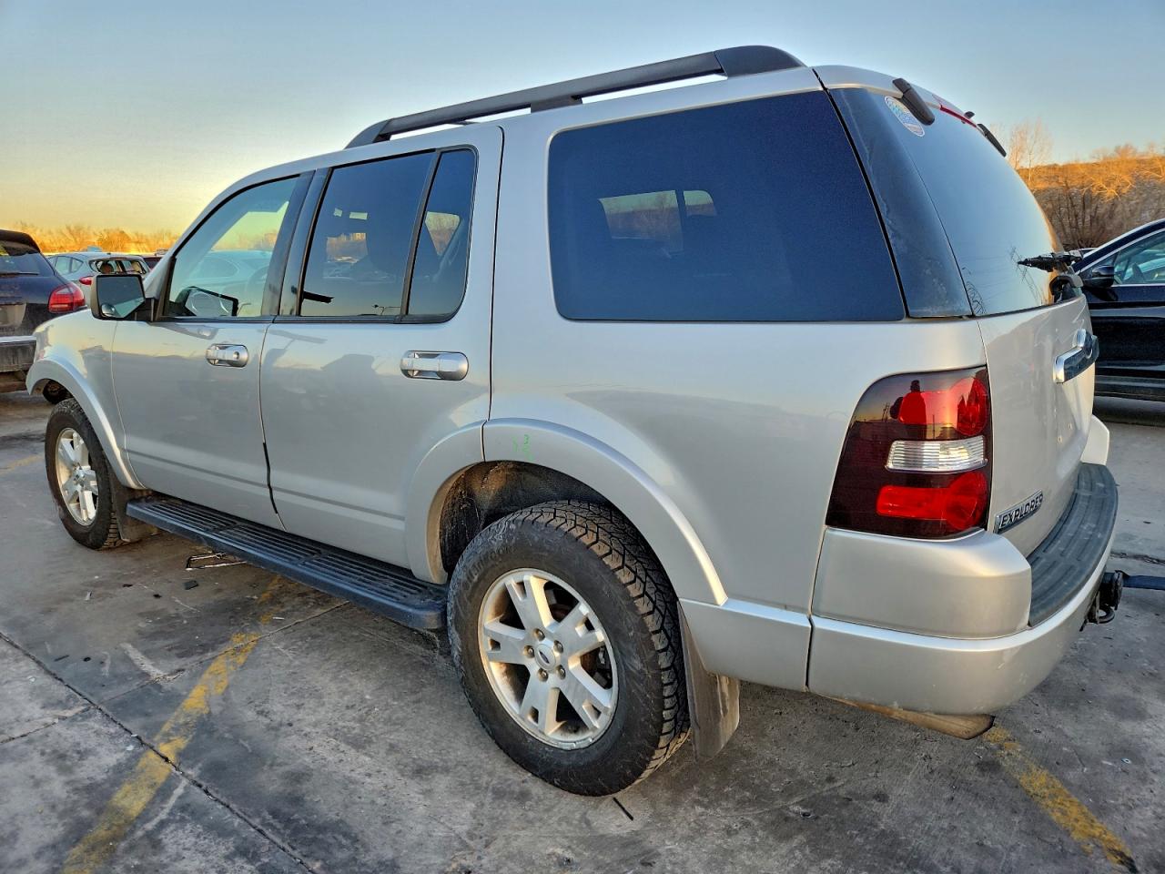 2009 FORD EXPLORER XLT photo 2