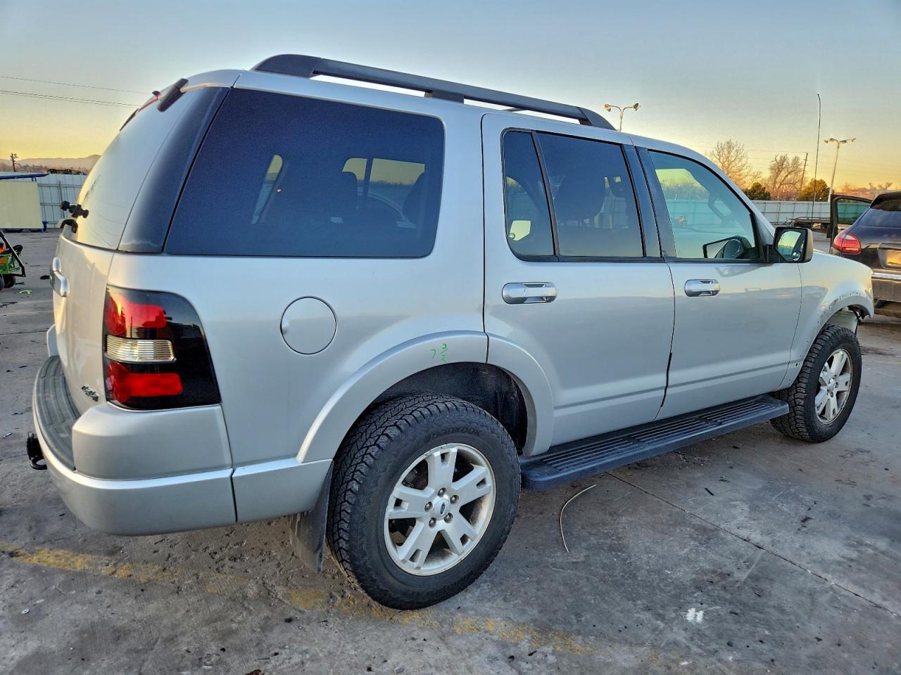 2009 FORD EXPLORER XLT photo 3