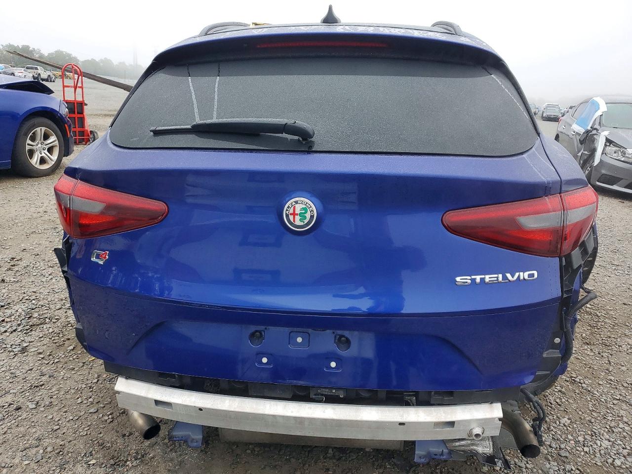 2022 ALFA ROMEO STELVIO TI photo 6