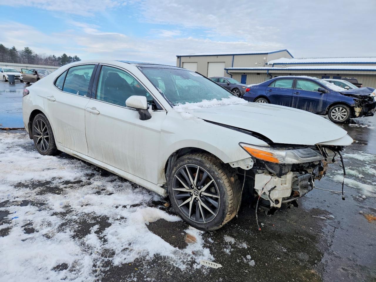 2022 TOYOTA CAMRY XLE photo 4
