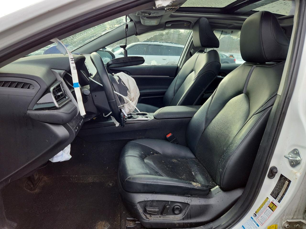 2022 TOYOTA CAMRY XLE photo 7