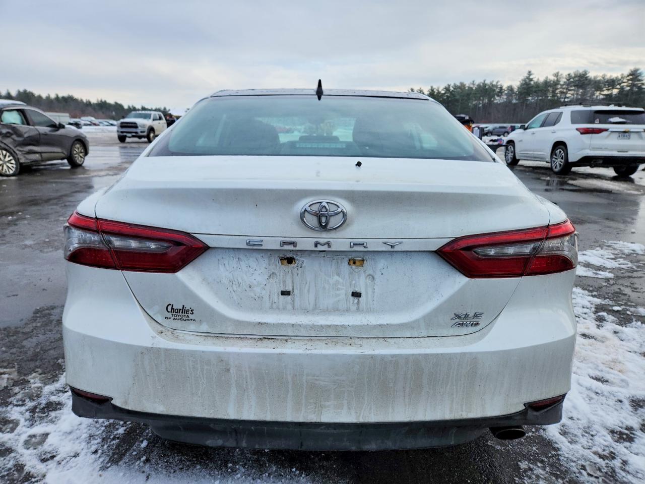 2022 TOYOTA CAMRY XLE photo 6