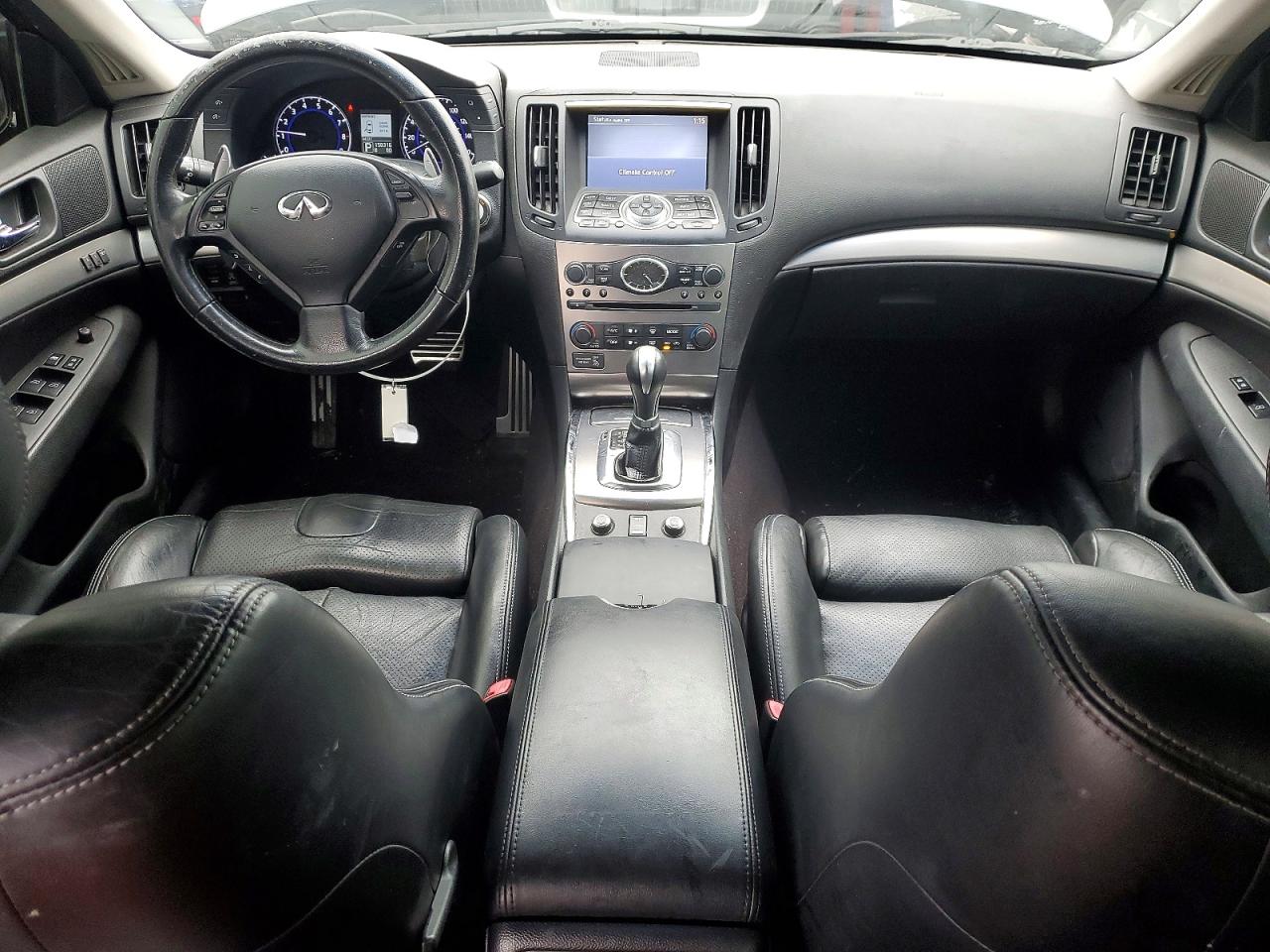 2010 INFINITI G37 photo 8