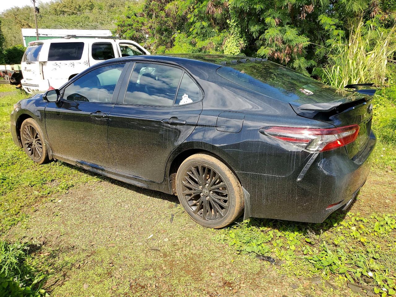 2021 TOYOTA CAMRY SE photo 2