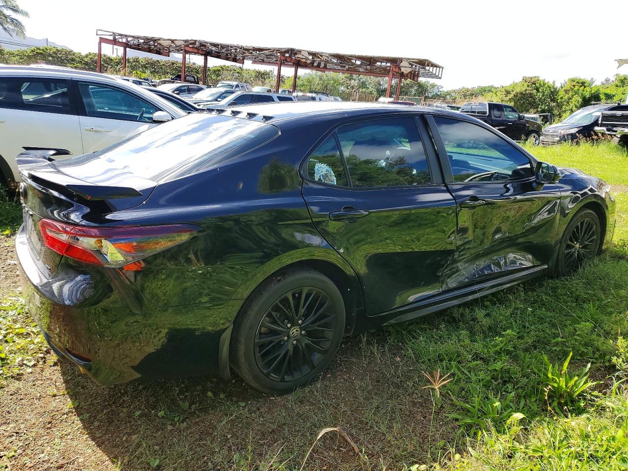 2021 TOYOTA CAMRY SE photo 3