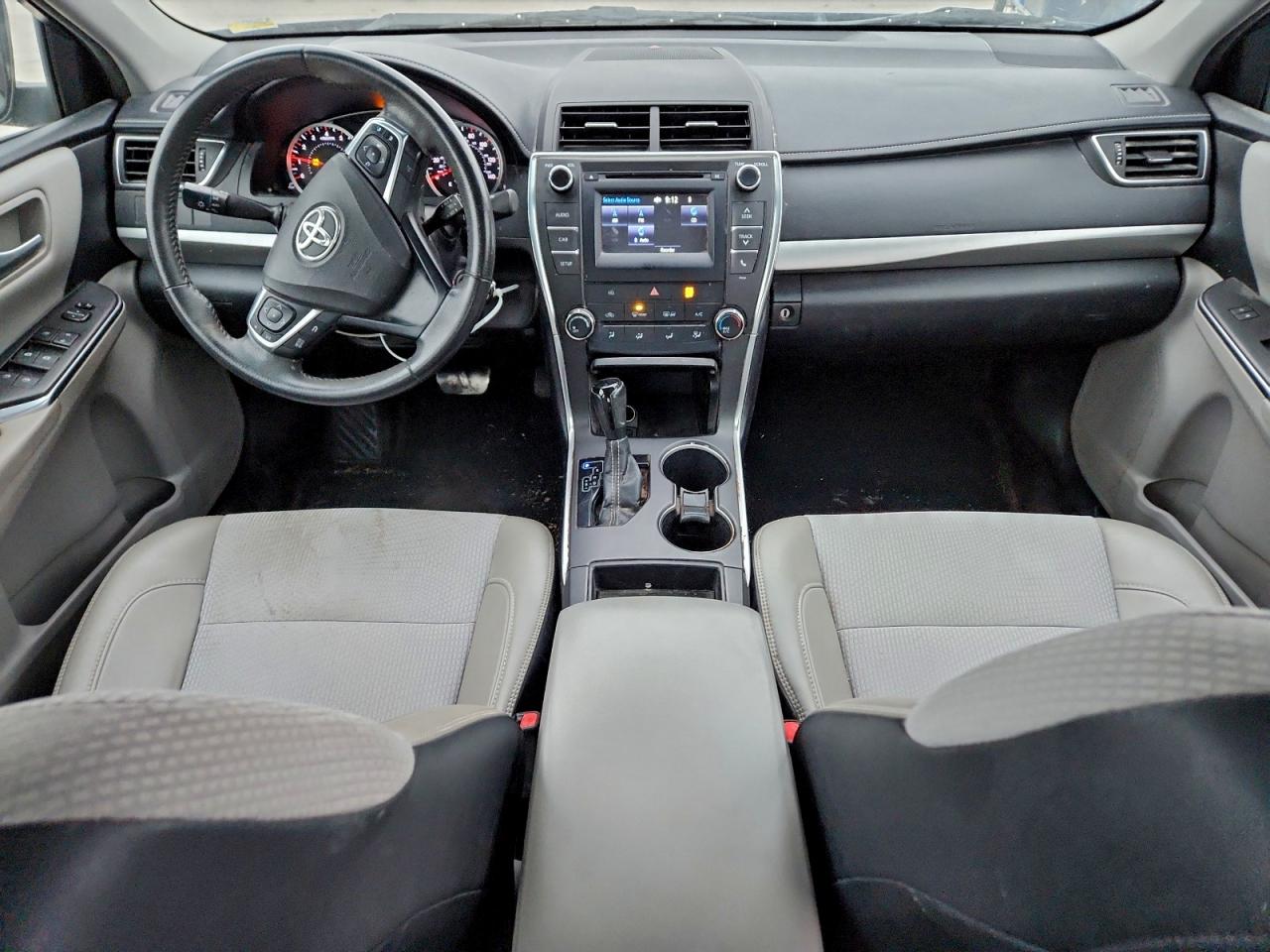 2016 TOYOTA CAMRY LE photo 8