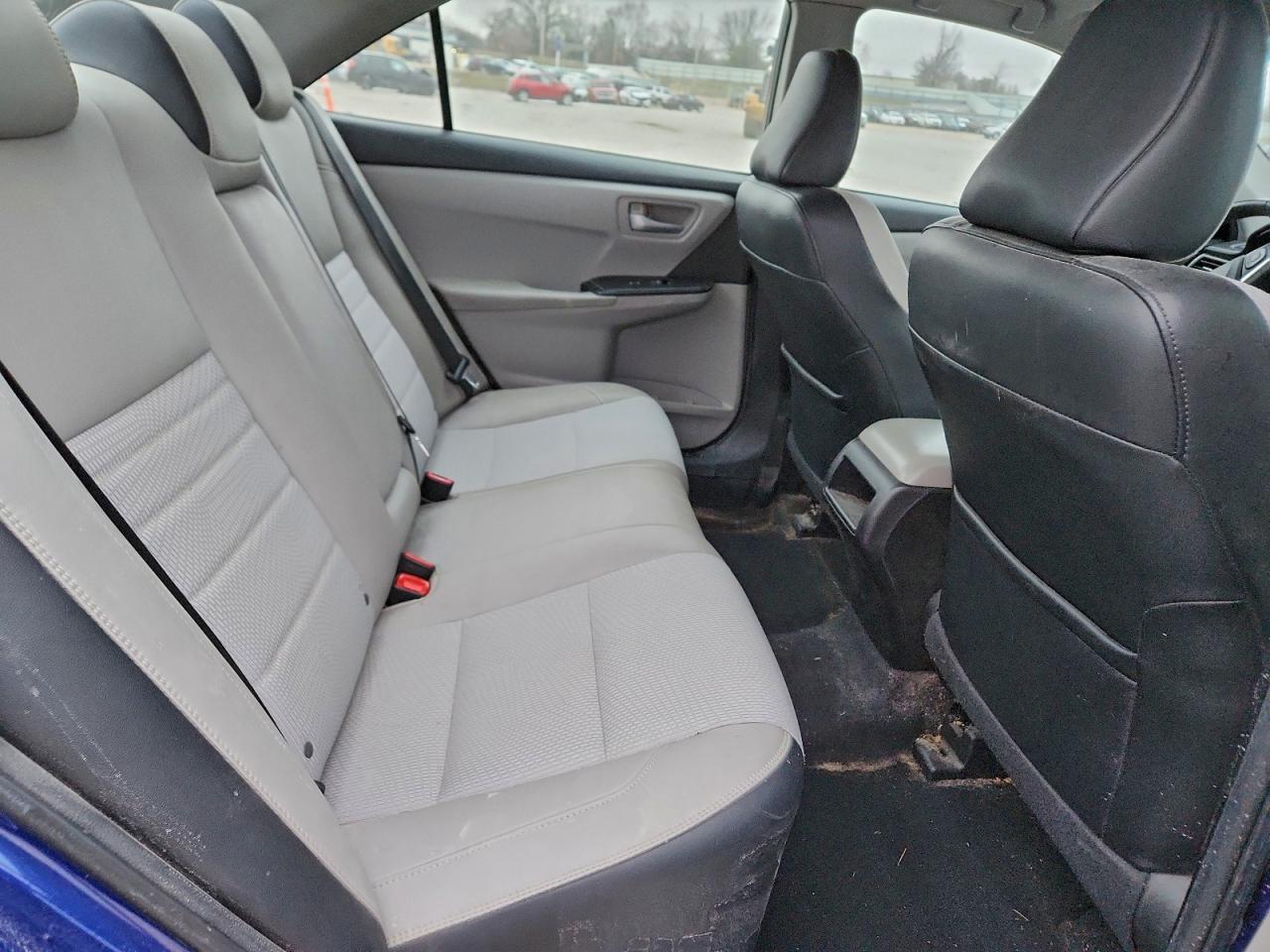 2016 TOYOTA CAMRY LE photo 10