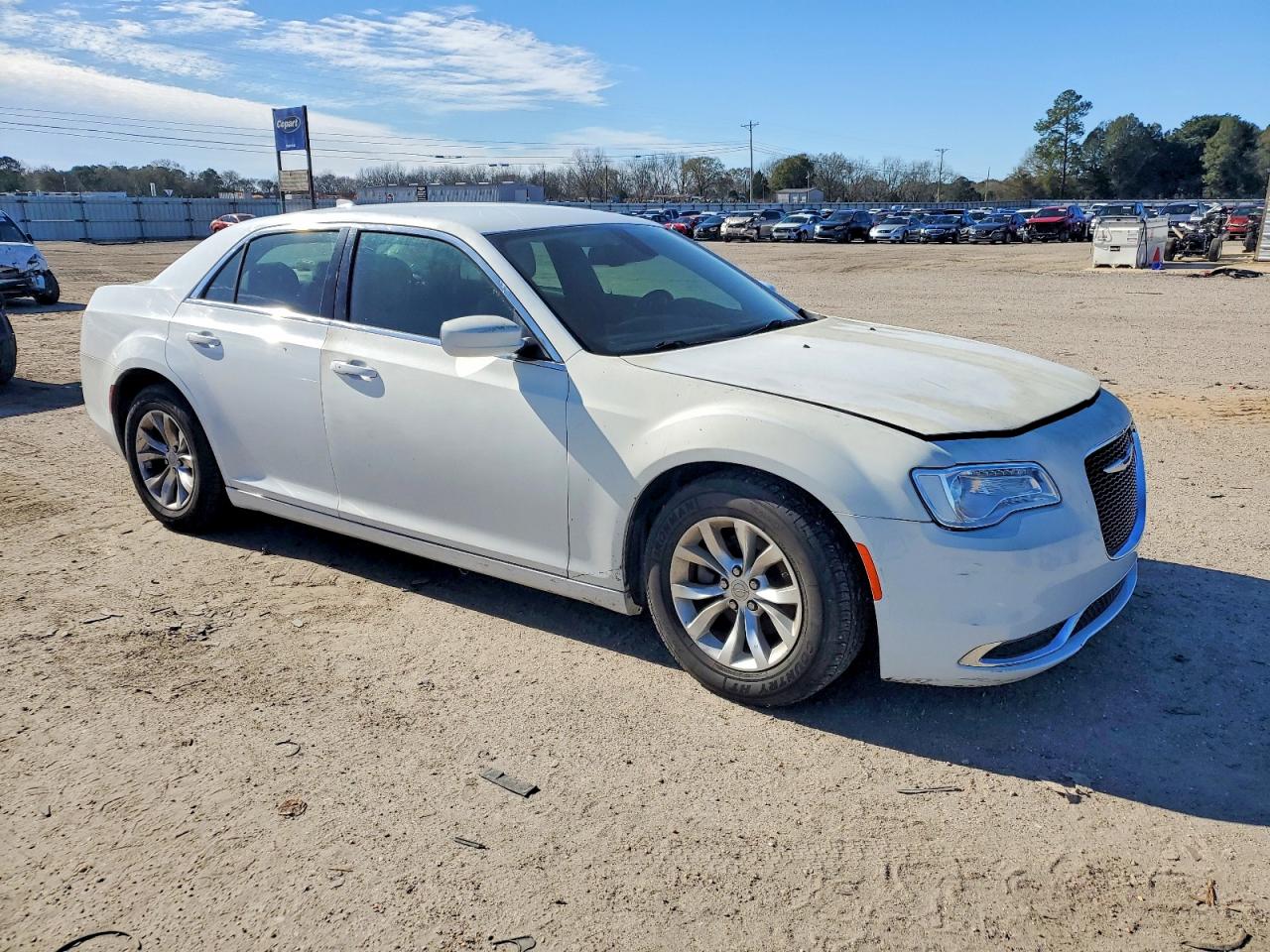 2015 CHRYSLER 300 LIMITED photo 4