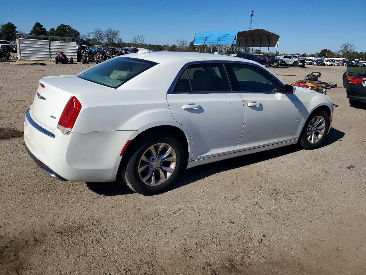 2015 CHRYSLER 300 LIMITED photo 3