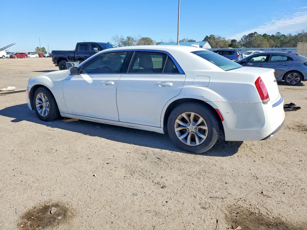 2015 CHRYSLER 300 LIMITED photo 2