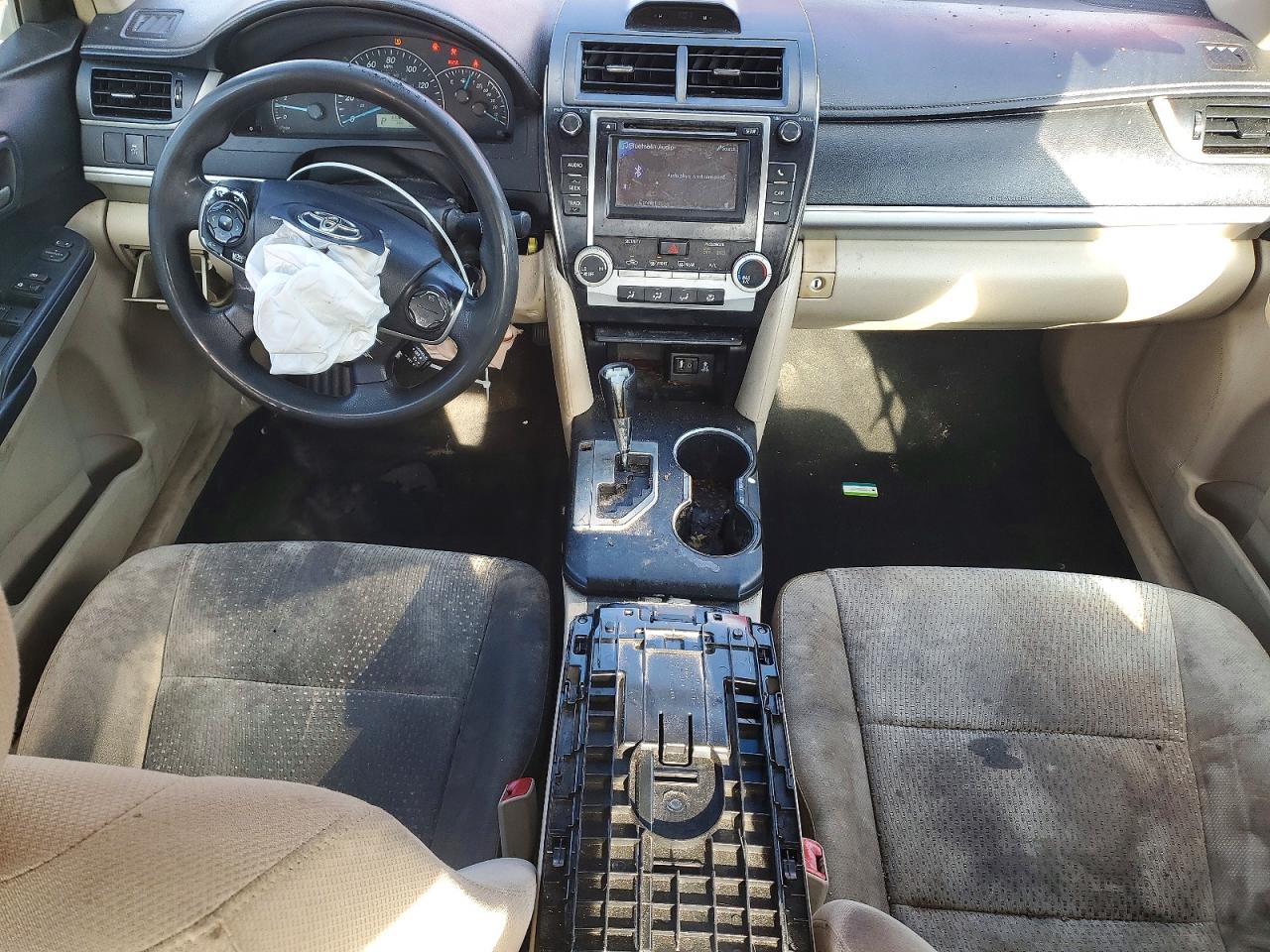 2014 TOYOTA CAMRY L photo 8