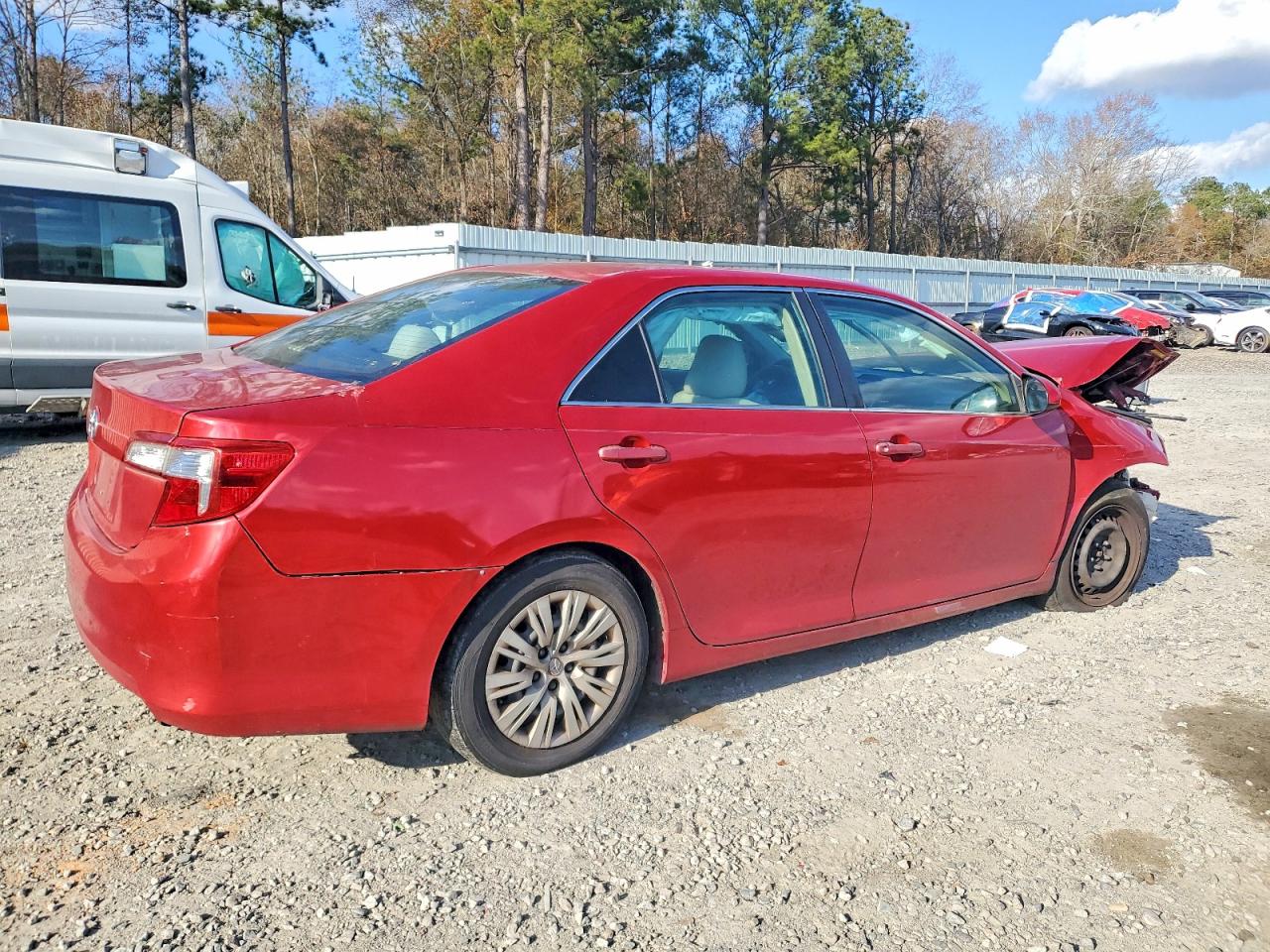 2014 TOYOTA CAMRY L photo 3