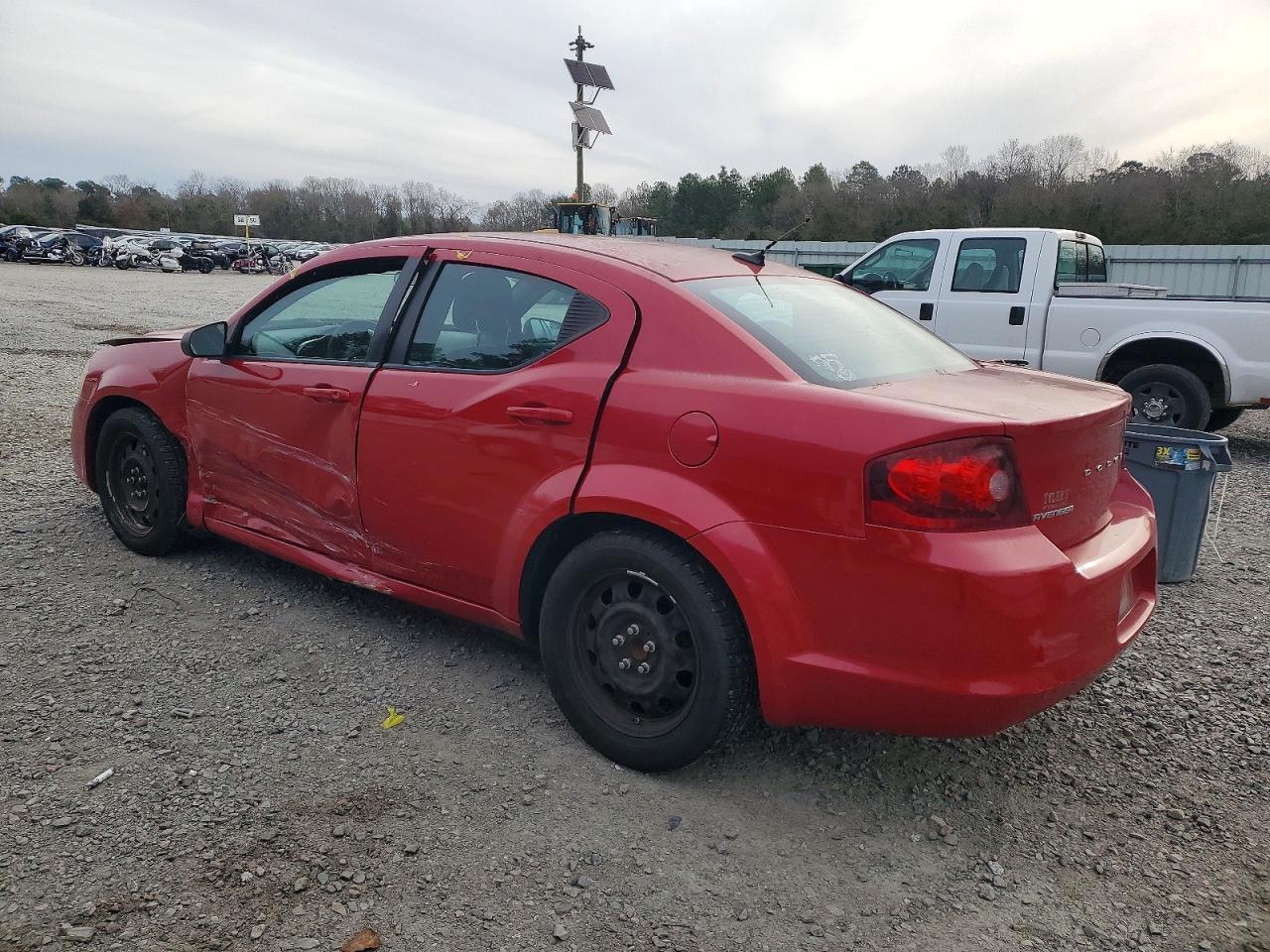 2013 DODGE AVENGER SE photo 2