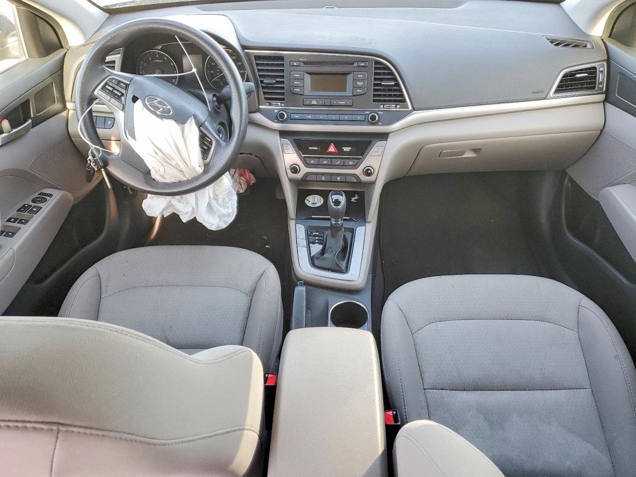 2018 HYUNDAI ELANTRA SE photo 8