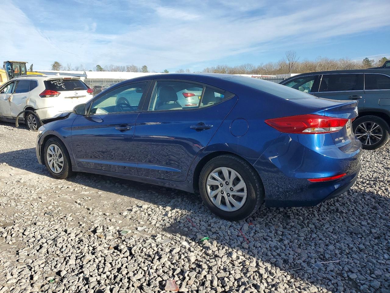 2018 HYUNDAI ELANTRA SE photo 2