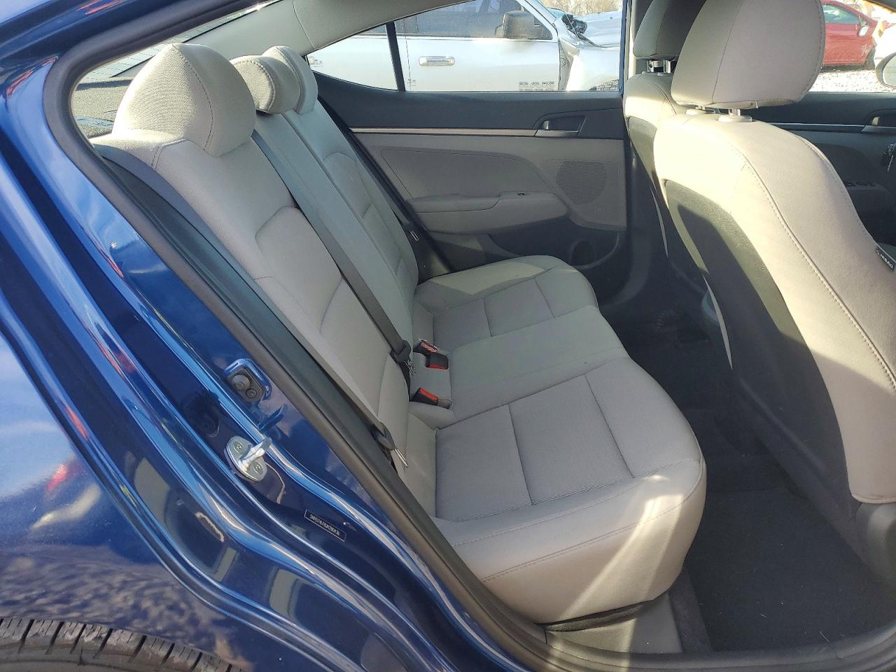 2018 HYUNDAI ELANTRA SE photo 10
