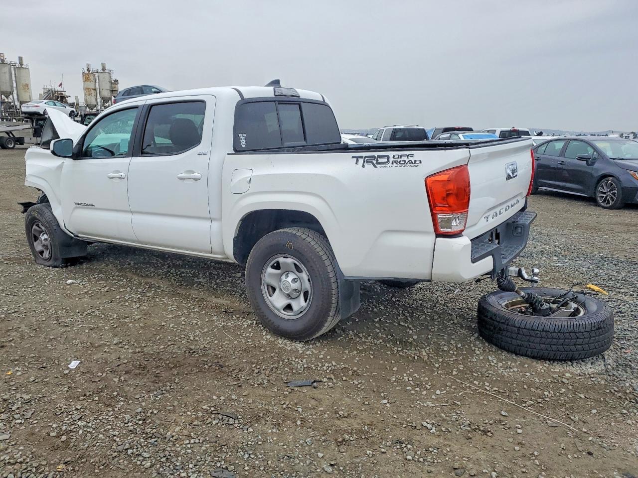 2019 TOYOTA TACOMA SR5 photo 2
