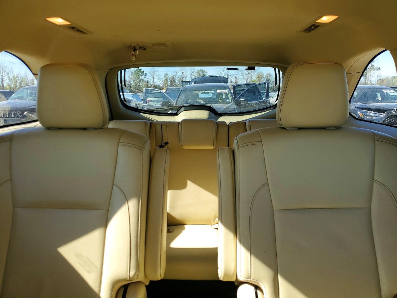 2016 TOYOTA HIGHLANDER XLE photo 10