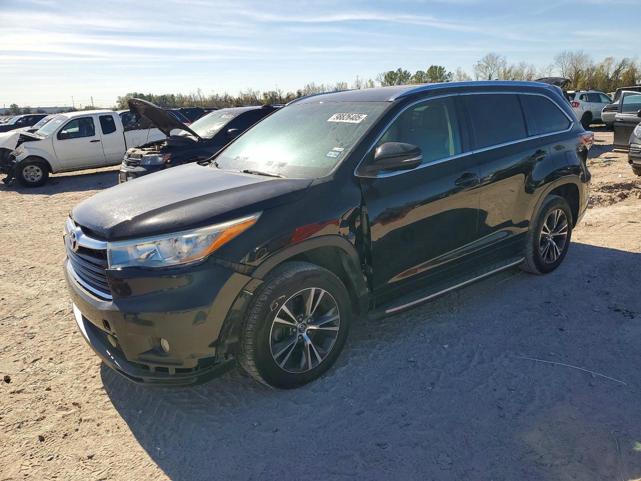 2016 TOYOTA HIGHLANDER
