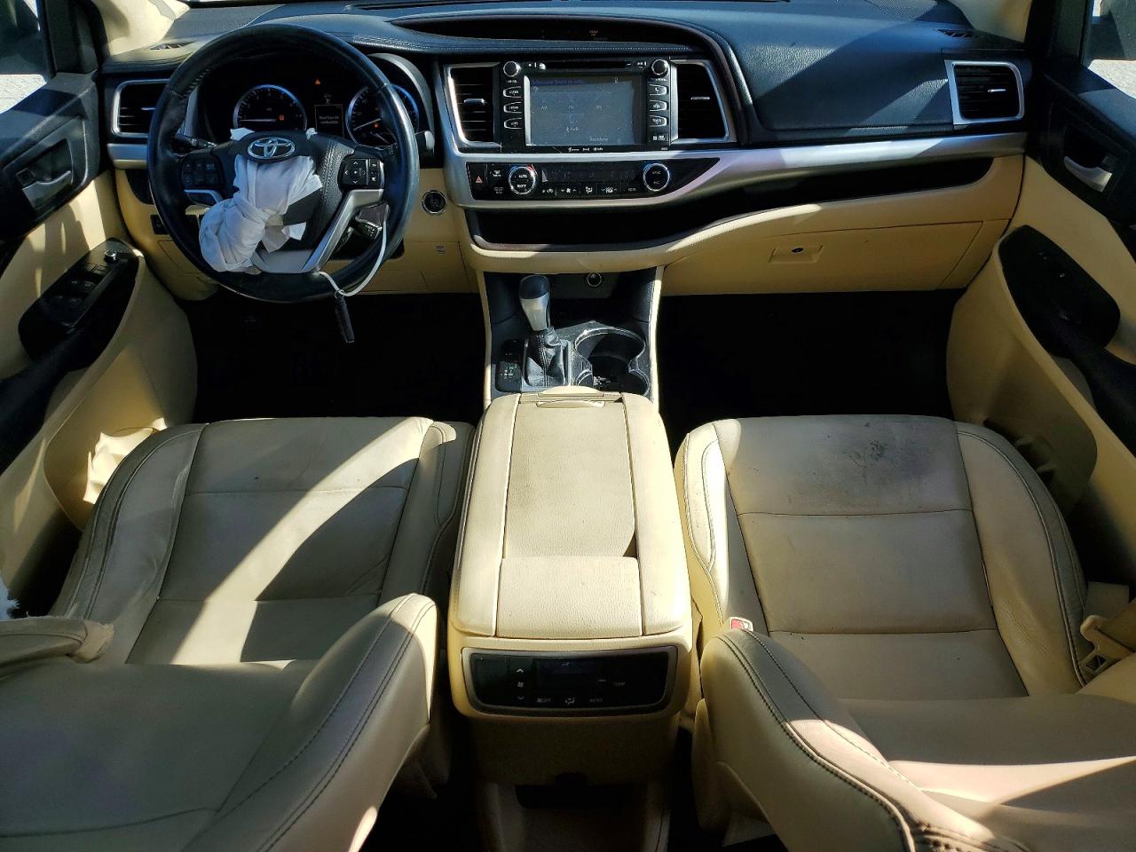 2016 TOYOTA HIGHLANDER XLE photo 8