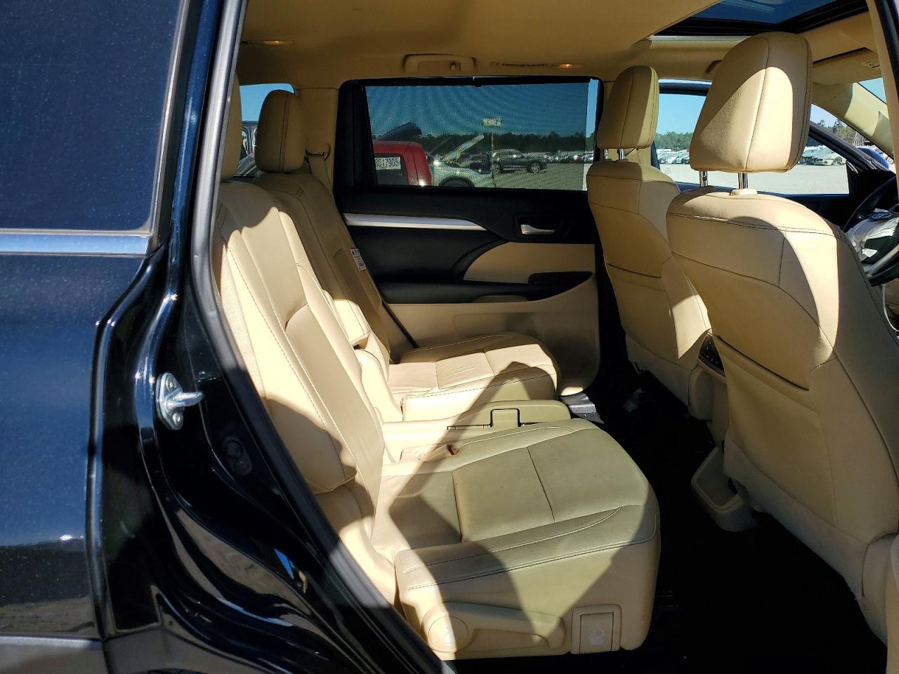 2016 TOYOTA HIGHLANDER XLE photo 11