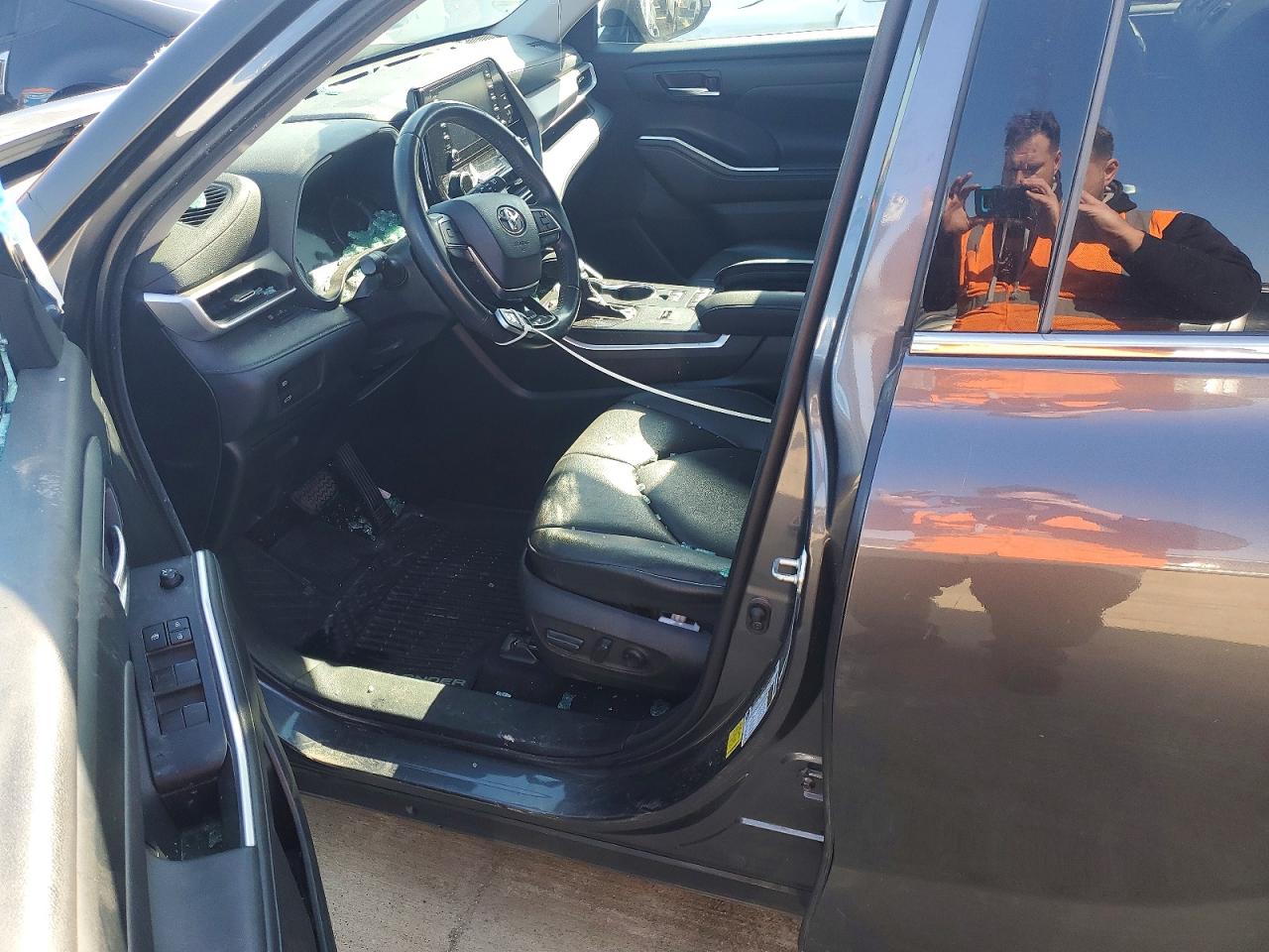 2020 TOYOTA HIGHLANDER HYBRID XLE photo 7