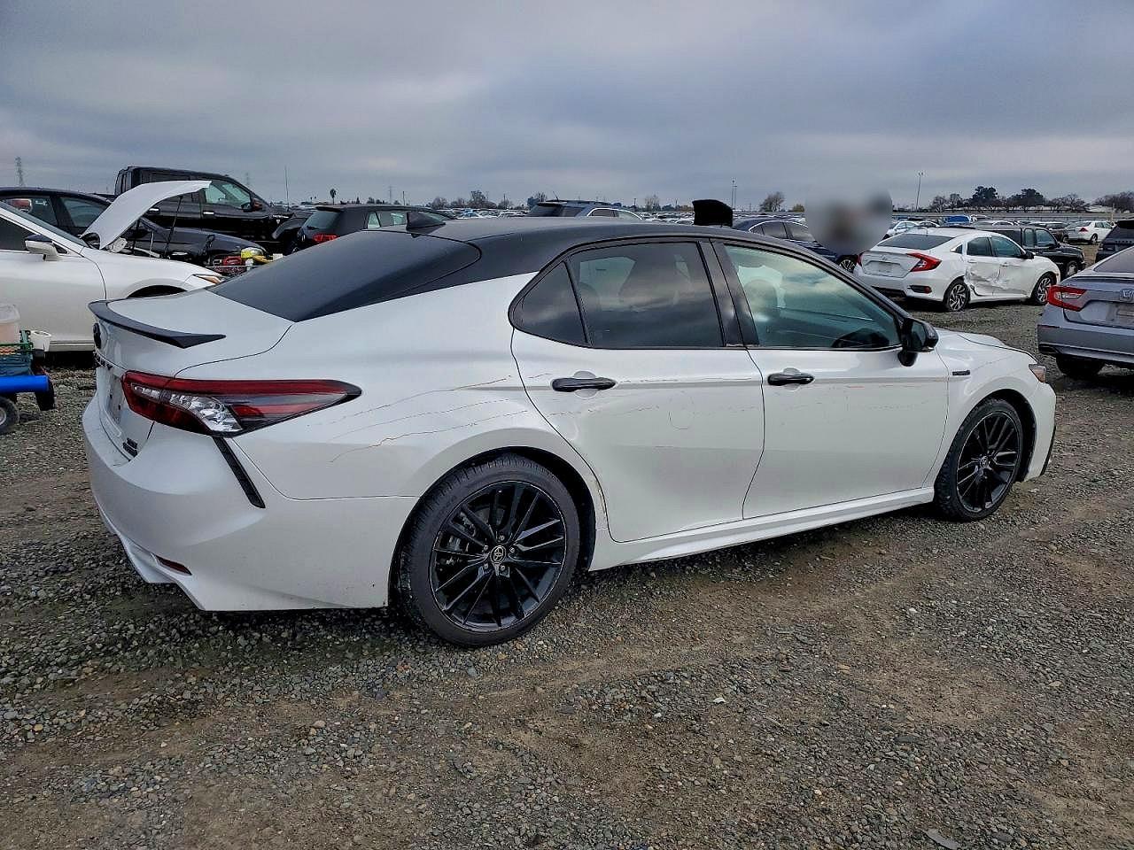2021 TOYOTA CAMRY XSE photo 3