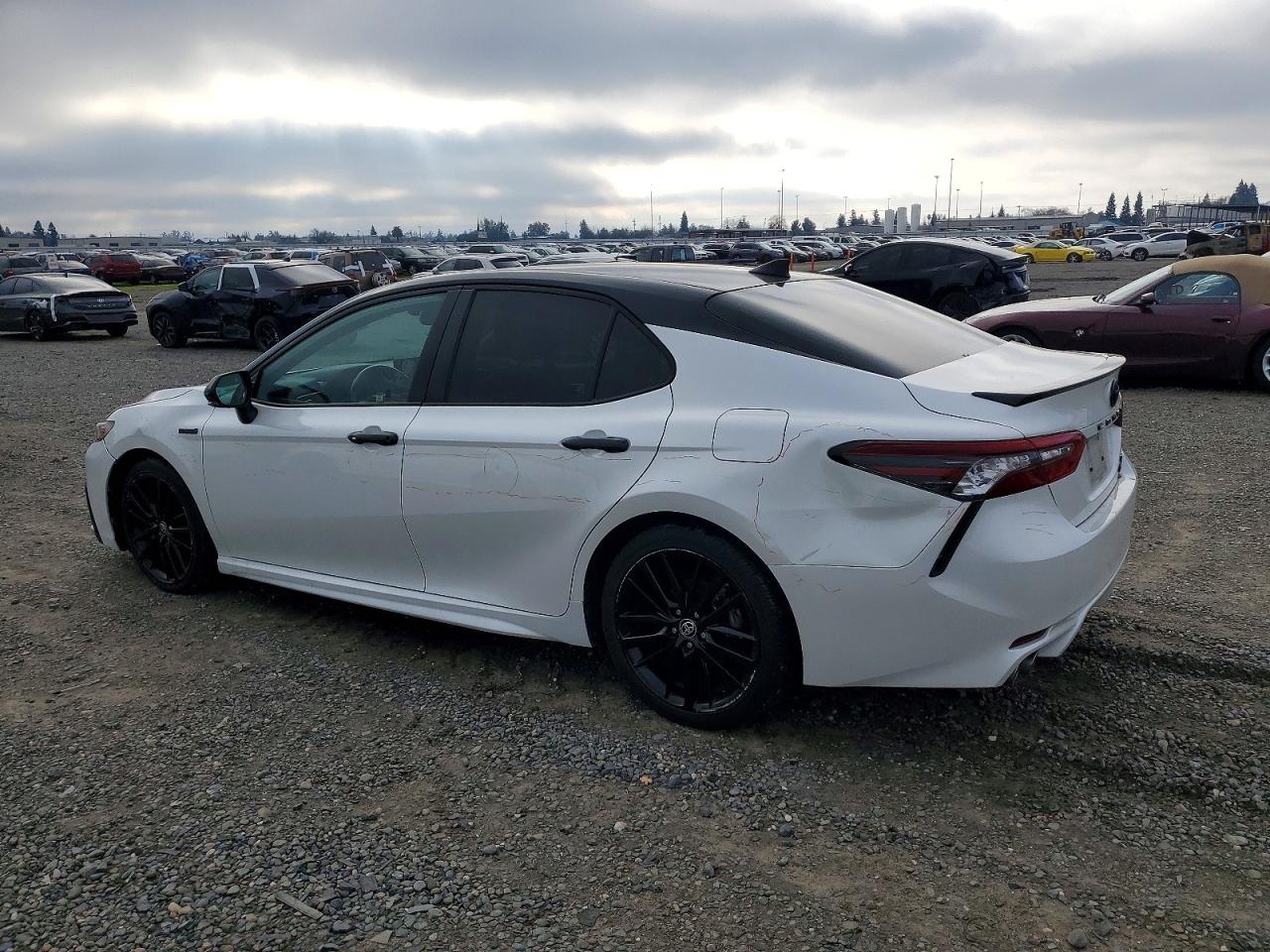 2021 TOYOTA CAMRY XSE photo 2