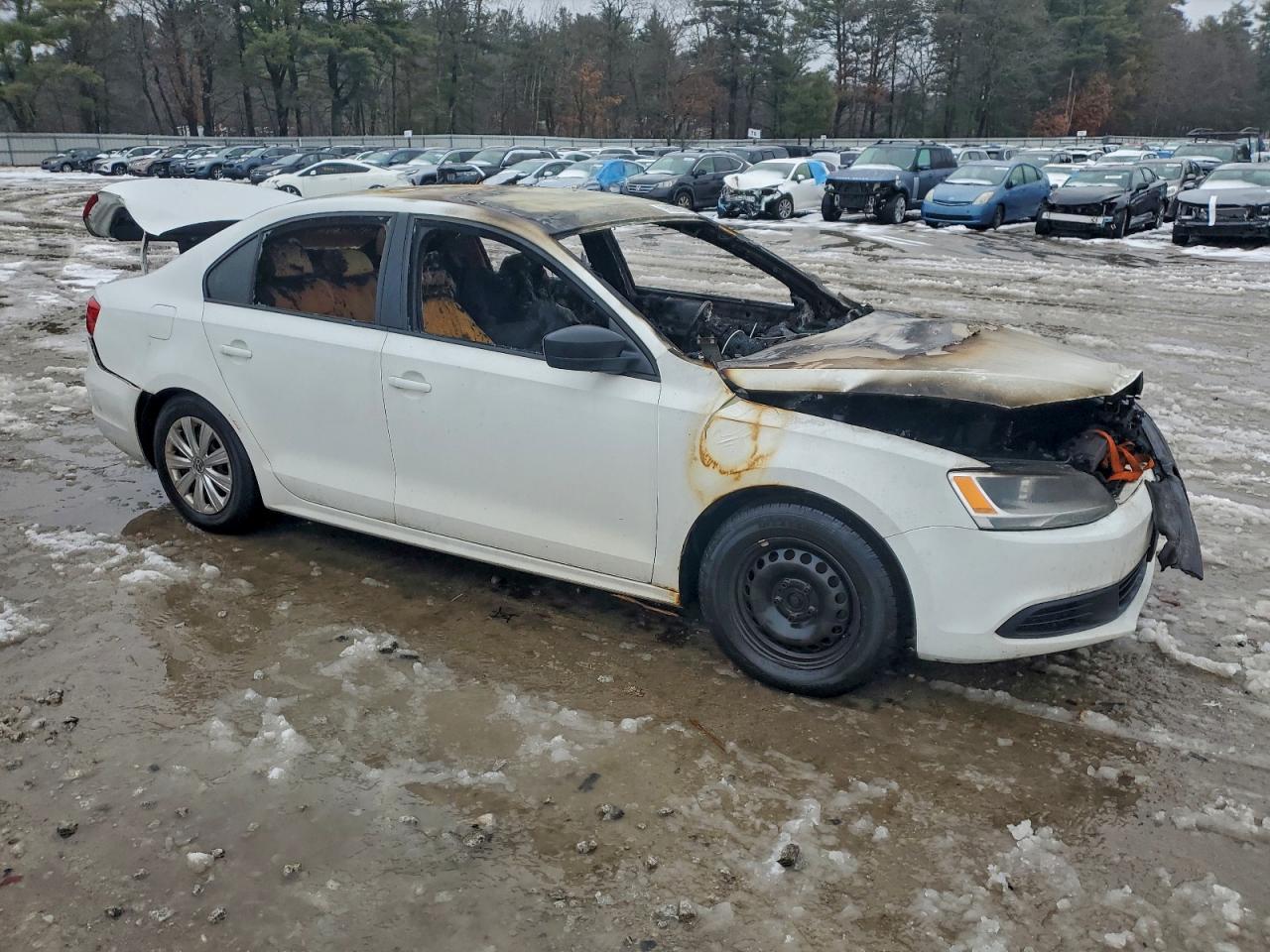 2014 VOLKSWAGEN JETTA BASE photo 4